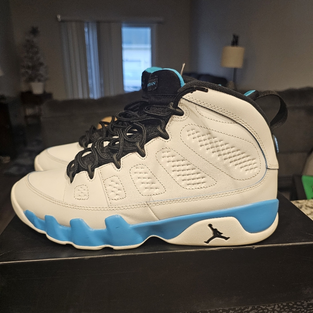 JORDAN 9 POWDER BLUE VNDS MEN SIZE 10